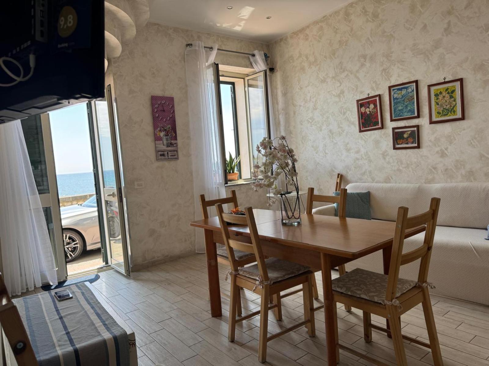 Casa Vacanza Sweet Home Giardini Naxos Exterior photo