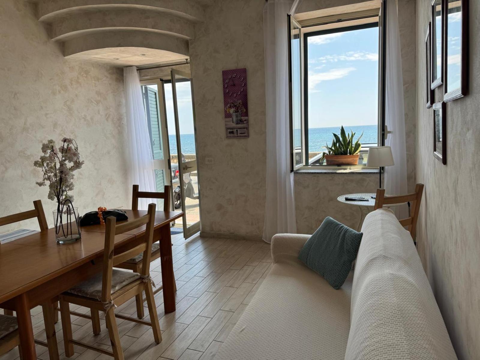 Casa Vacanza Sweet Home Giardini Naxos Exterior photo