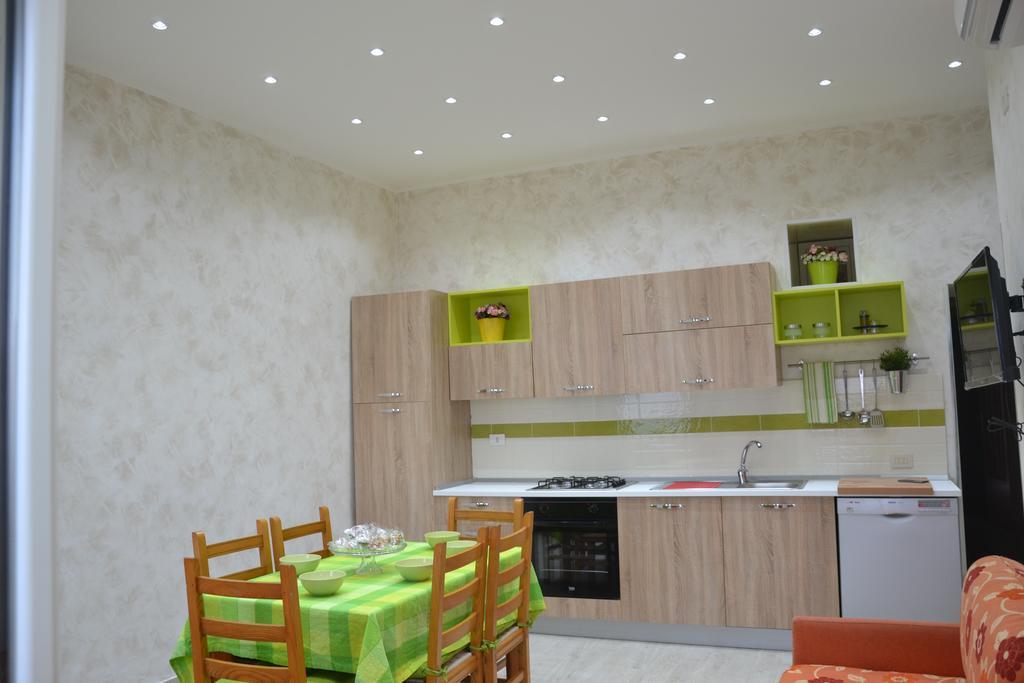 Casa Vacanza Sweet Home Giardini Naxos Exterior photo